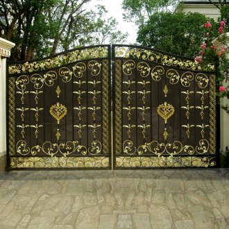 別墅大門選擇鐵藝大門你會選擇嗎？