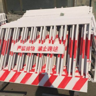 <b>怎樣選購質(zhì)量優(yōu)質(zhì)的基坑防護護欄</b>