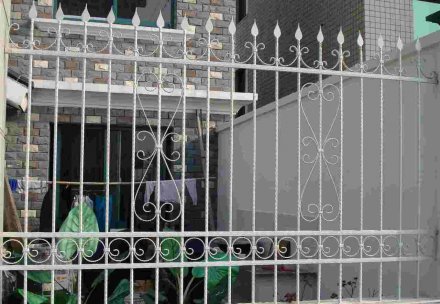 廠家訂做鐵藝圍欄B22圍欄