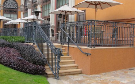 佳木斯中式鋁合金護欄怎么制作-安誠護欄廠家